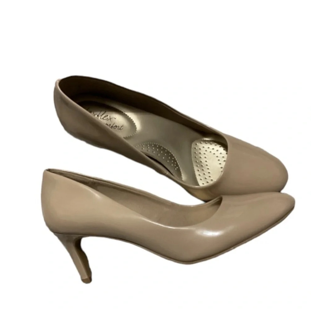 Dexflex Comfort Nude Beige Patent Leather Pumps Heels Women